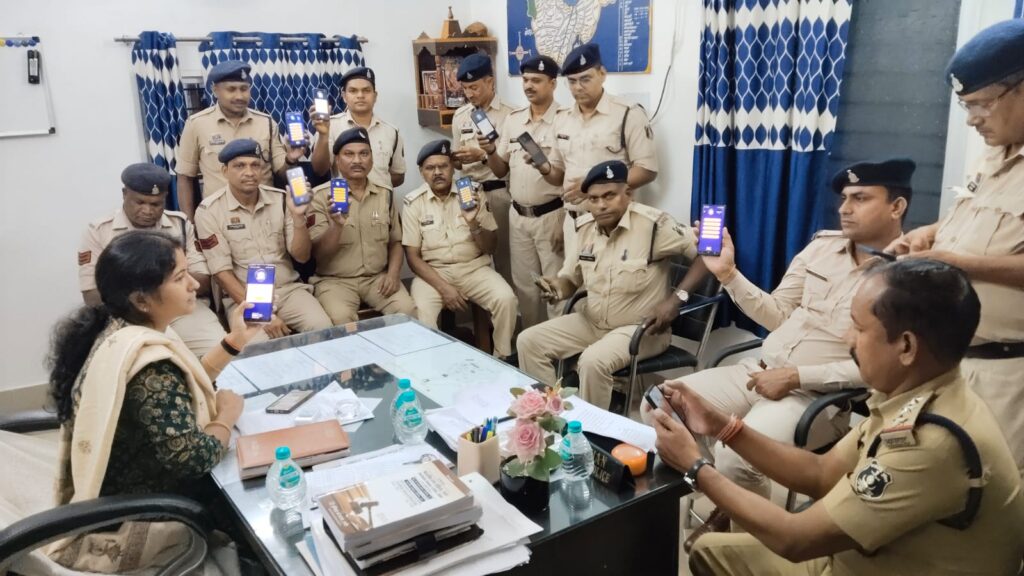 वरिष्ठ पुलिस अधीक्षक  के द्वारा दिए गए निर्देश पर विवेचकों को दिया गया ई-साक्ष्य ऐप का प्रशिक्षण