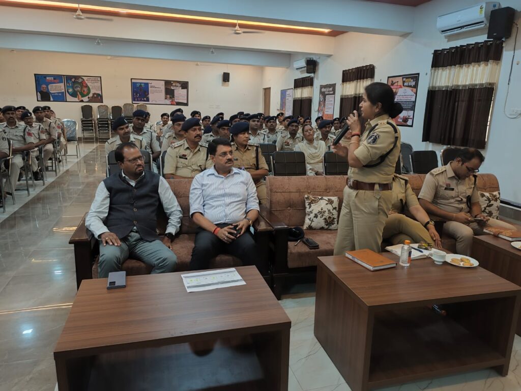 बिलासपुर पुलिस के सभी थाना /चौकी प्रभारी और कोर्ट मोहर्रिर , समन आरक्षक हुए प्रशिक्षण में सम्मिलित, E summons ऐप और पोर्टल के उपयोग हेतु आयोजित किया गया प्रशिक्षण कार्यक्रम