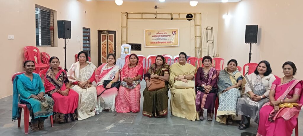 महापौर और अतिरिक्त पुलिस अधीक्षक के आतिथ्य में छग मानिकपुरी पनिका समाज का हरियाली महोत्सव देवकी नंदन दीक्षित सभागृह में कल