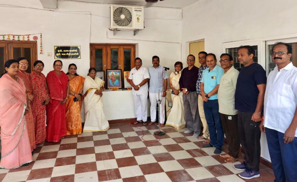 सेनानी परिवार ने “वन्दे मातरम्”का किया सामूहिक गायन,गायन की 150 वीं जयंती मना बंकिम चटर्जी को दी श्रद्धांजलि