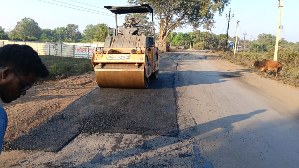 जिले में सड़कों की मरम्मत का काम तेज़ी से जारी, दिसम्बर तक पूर्ण होंगे सभी कार्य