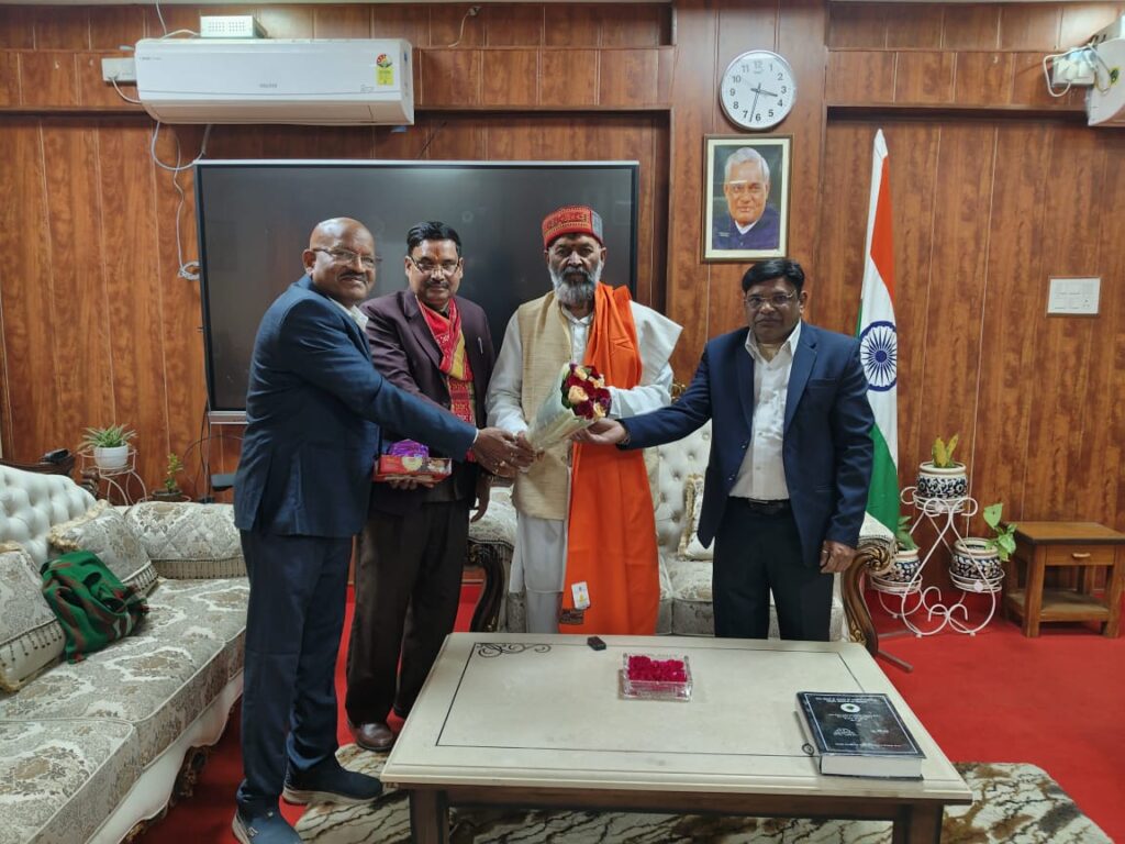 अतिथि सहायक प्राध्यापक नकुल प्रसाद टैंगवार को डॉक्टरेट की उपाधि मिली