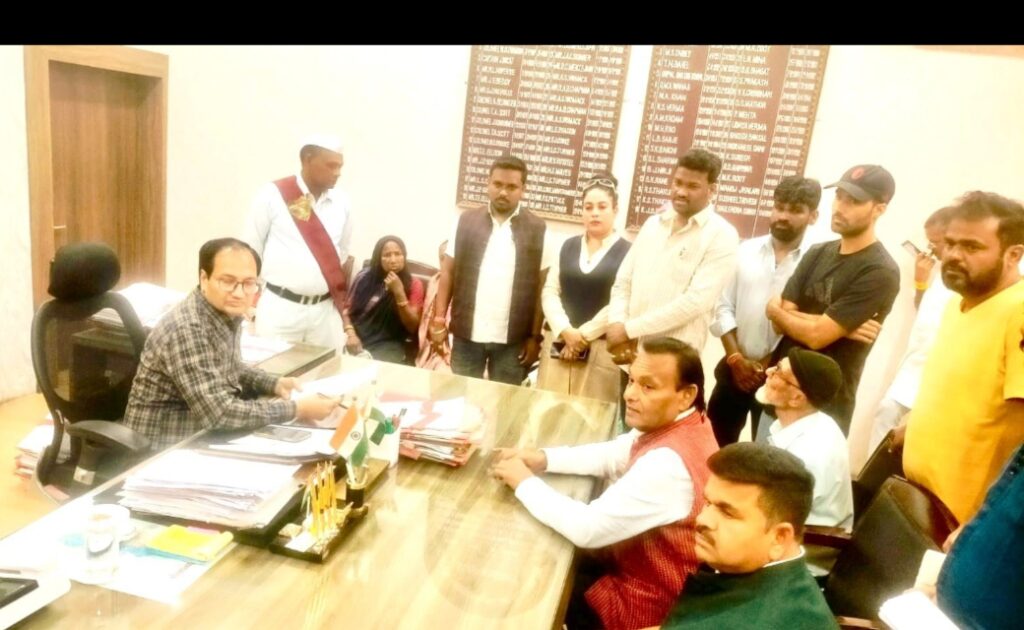 ये कैसे हो रहा एसआईआर ? सच्चाई जानकर रह जाएंगे दंग ! जिंदा लोगों को बताया मृत व गायब, 117  वोटरों के नाम विलोपित कराने भर दिया फार्म 7 जबकि ये सभी के नाम 2003 के वोटर लिस्ट में है