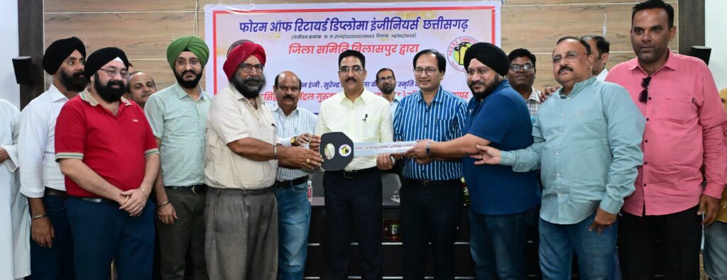 संघरत्न इंजीनियर सुरेन्द्र सिंह टुटेजा की स्मृति में गुरूसिंह सभा सेंट्रल गुरूद्वारा कमेटी गोंड़पारा  को शव वाहन और डीप फ्रीजर सौंपा गया