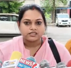 बादाम ,बादाम भाई काचा बादाम, कांचा बादाम! महिला अधिकारी को बादाम ऑफर करने का कही साइड इफेक्ट न हो जाए