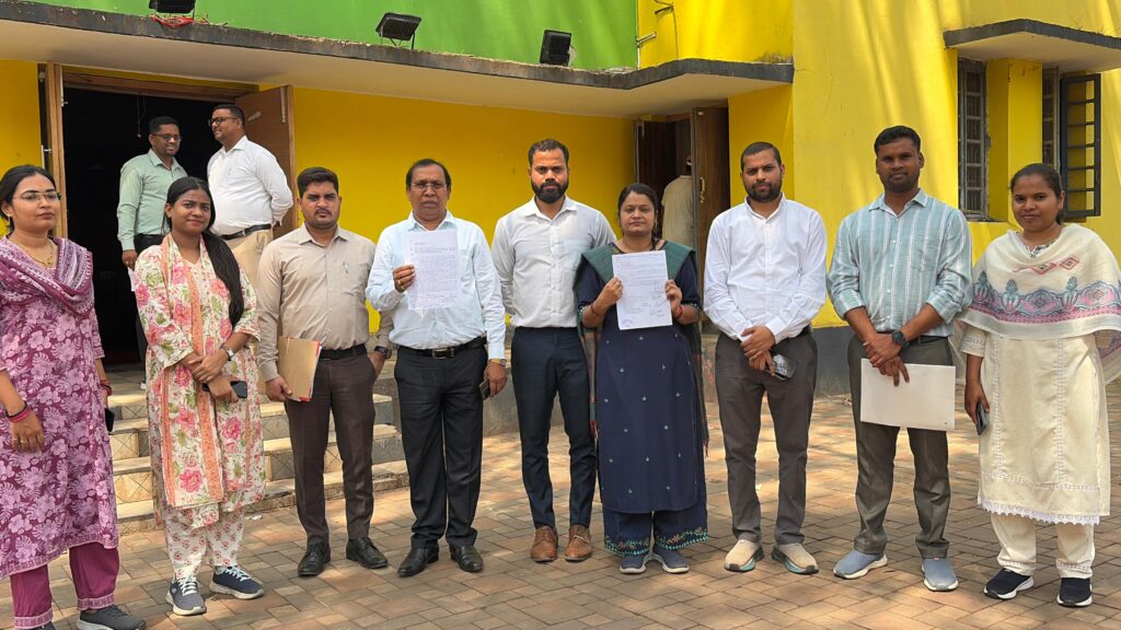 नायब तहसीलदार तुषार मानिक प्रकरण में गिरफ्तारी नहीं होने पर 01 जून से प्रदेशव्यापी कलमबंद, कामबंद एवं सामूहिक अवकाश पर रहेंगे तहसीलदार एवं नायब तहसीलदार