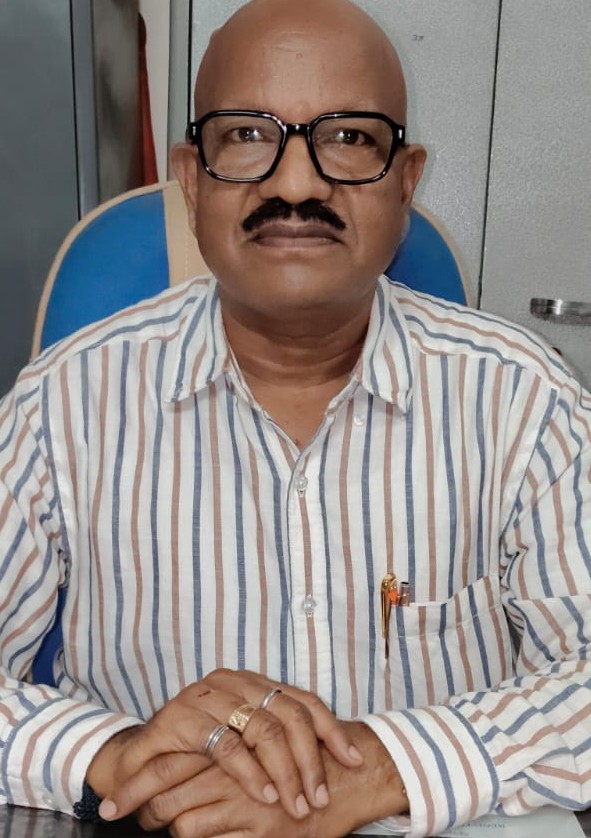 कल योग दिवस पर नवीन शासकीय महाविद्यालय सकरी कॉलेज में कार्यरत हिंदी के प्राध्यापक एवं कैवल्य धाम योग केंद्र शाहपुरा भोपाल से 1993में प्रशिक्षित योग प्रशिक्षक डॉ फूलदास महंत द्वारा दी गई कुछ महत्वपूर्ण जानकारी पढ़ें