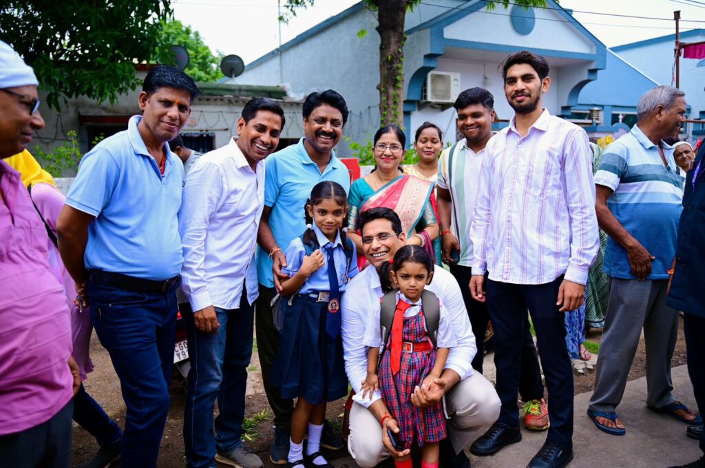 भिलाई की बसाहट बचाने जन-जन तक पहुंचे विधायक देवेंद्र यादव सेक्टर-2 से शुरू किया जनसंपर्क अभियान