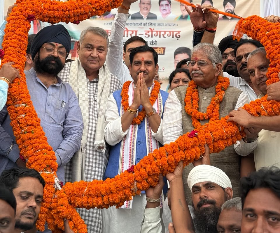 *डोंगरगढ़–कटघोरा रेल लाइन की स्वीकृति पर छत्तीसगढ़ में उत्सव का माहौल, श्री तोखन साहू का भव्य जनअभिनंदन