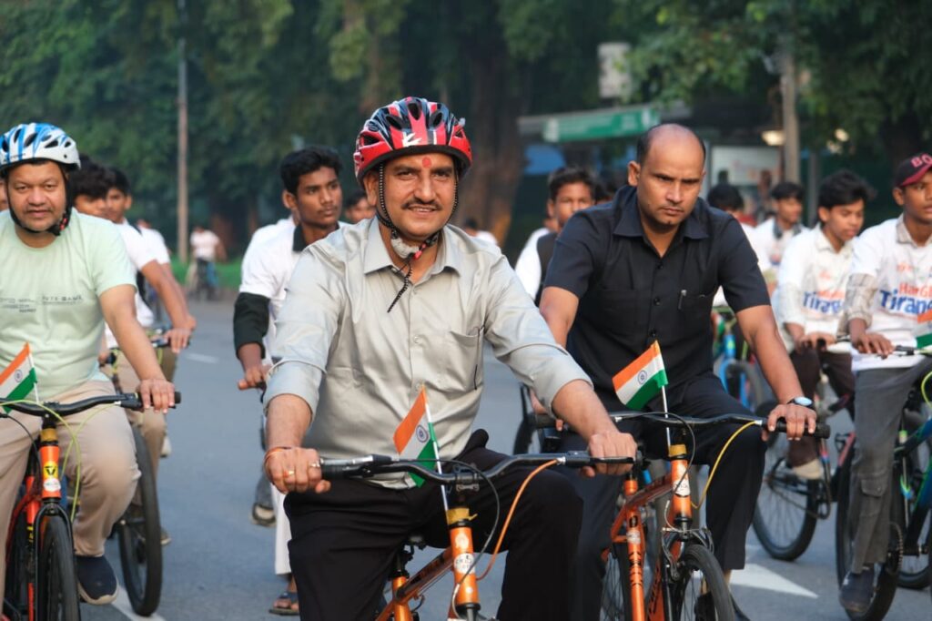 केंद्रीय राज्य मंत्री श्री तोखन साहू ने ‘हर घर तिरंगा 2026’ के तहत साइकिल यात्रा एवं तिरंगा बाइक रैली में सहभागिता की
