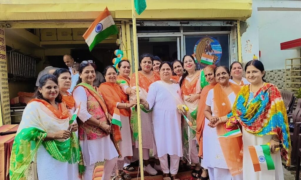 जूना बिलासपुर हाईटेक आदर्श पूज्य सिंधी पंचायत में मनाया गया आजादी का जश्न