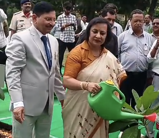एसईसीएल में 80वें स्वतंत्रता दिवस हर्षोल्लास मनाया गया 80 पौधों का रोपण  किया गया