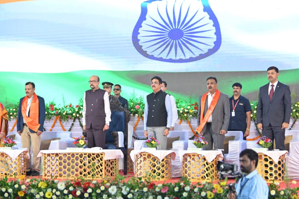 शिक्षक समाज के निर्माण और विद्यार्थियों के व्यक्तित्व विकास में महत्वपूर्ण भूमिका निभाते हैं :  राज्यपाल