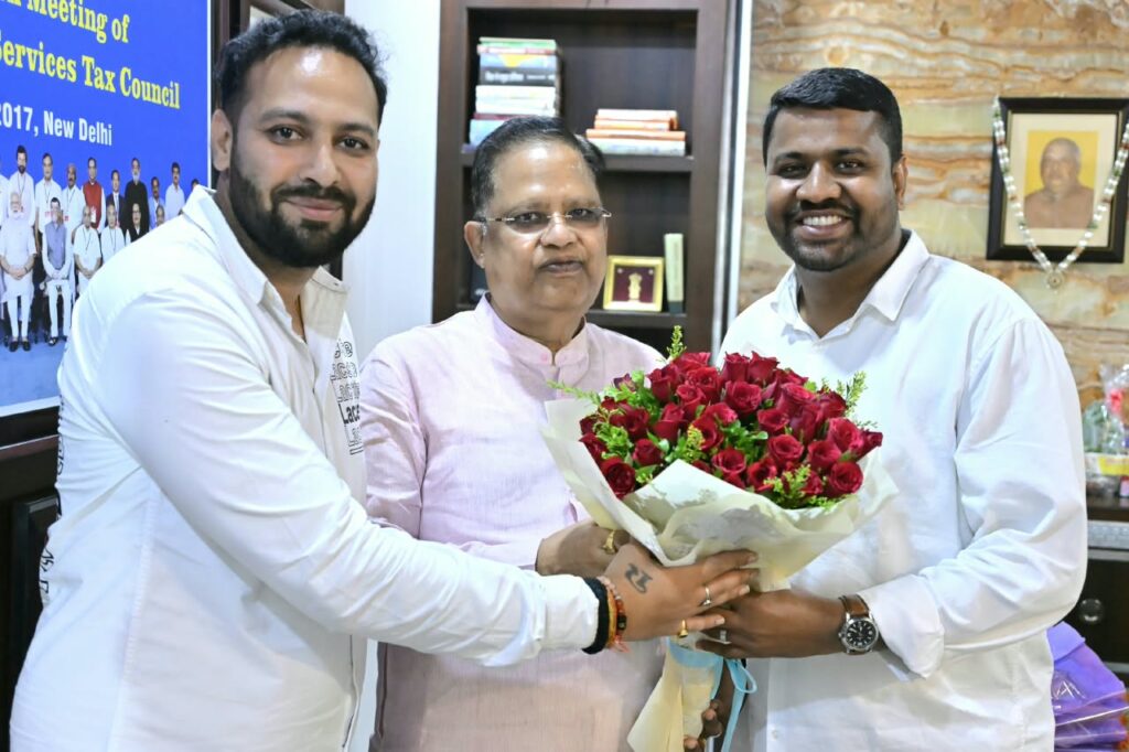भाजयुमो पदाधिकारियों ने दी नगर विधायक अमर अग्रवाल को जन्मदिन की बधाई