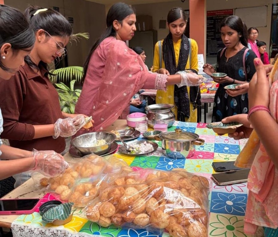 शासकीय माता शबरी नवीन कन्या महाविद्यालय में ‘शबरी हाट’ मेले का आयोजन
